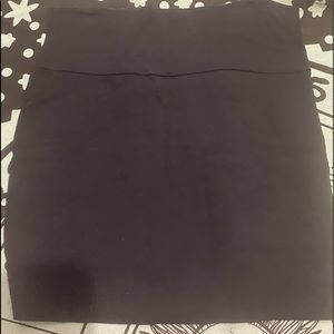 Black stretchy pencil skirt.